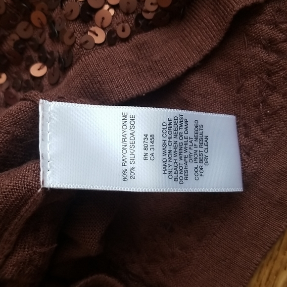 (M) BCBGMAXAZRIA Sequined Scoop Cowl Neck Rayon Silk Blend Top - Picture 6 of 7